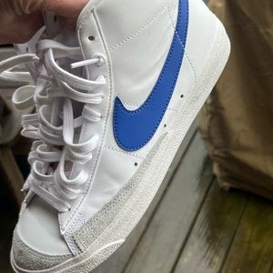 NIKE BLAZERS SZ 7 EXCELLENT COND